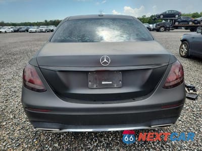 Zdjęcie 6 z 12 samochodu: 2018 MERCEDES-BENZ E 300 VIN:WDDZF4JB7JA470671 - miniatura