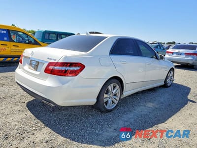 Trzecie zdjęcie samochodu z tyłu: 2011 MERCEDES-BENZ E 350 BLUETEC VIN:WDDHF2EB9BA372852 - miniatura