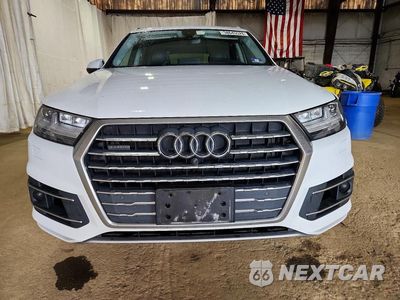 Piąte zdjęcie samochodu w środku: 2019 AUDI Q7 PREMIUM PLUS VIN:WA1LAAF72KD015450 - miniatura