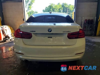 Zdjęcie 6 z 12 samochodu: 2018 BMW 320 XI VIN:WBA8E5G52JNU46946 - miniatura