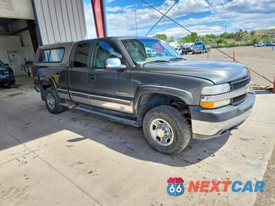 Czwarte zdjęcie samochodu z boku: 2001 CHEVROLET SILVERADO K2500 HEAVY DUTY VIN:1GCHK29G61E275966 - miniatura