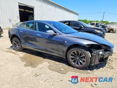 Czwarte zdjęcie samochodu z boku: 2020 TESLA MODEL S VIN:5YJSA1E2XLF354796 - miniatura