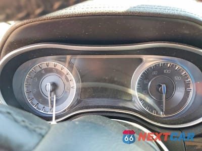 Zdjęcie 9 z 12 samochodu: 2016 CHRYSLER 300 LIMITED VIN:2C3CCAAG2GH116767 - miniatura