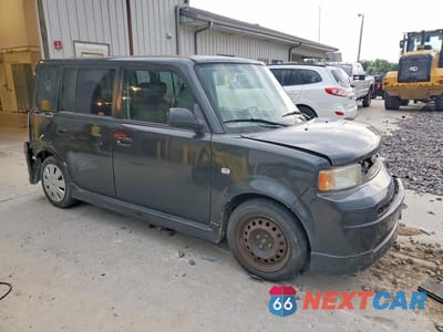 Czwarte zdjęcie samochodu z boku: 2006 TOYOTA SCION XB VIN:JTLKT324464079373 - miniatura