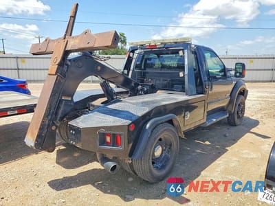 Trzecie zdjęcie samochodu z tyłu: 2005 FORD F450 SUPER DUTY VIN:1FDXF46P15EB33381 - miniatura