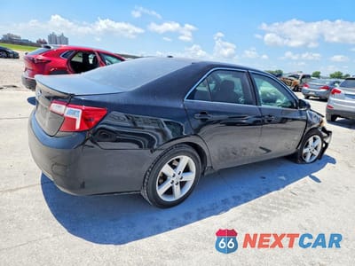 Trzecie zdjęcie samochodu z tyłu: 2013 TOYOTA CAMRY SE VIN:4T1BF1FK7DU274358 - miniatura