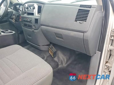 Piąte zdjęcie samochodu w środku: 2009 DODGE RAM 4500 S VIN:3D2WC66L39G523460 - miniatura
