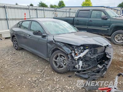 Czwarte zdjęcie samochodu z boku: 2025 KIA K4 VIN:3KPFT4DE6SE101567 - miniatura