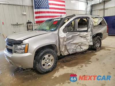 2008 CHEVROLET SUBURBAN K1500 LS 1GNFK16338R128999 - główne zdjęcie licytacji z USA - miniatura