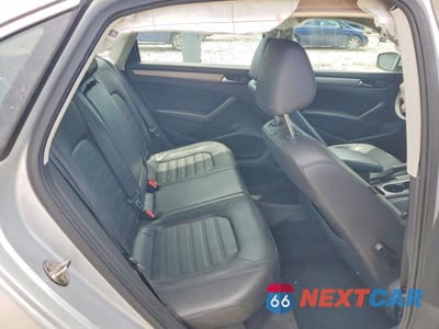 Zdjęcie 10 z 12 samochodu: 2015 VOLKSWAGEN PASSAT SE VIN:1VWBT7A30FC017449 - miniatura