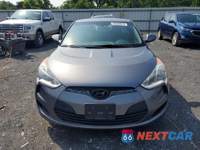Piąte zdjęcie samochodu w środku: 2016 HYUNDAI VELOSTER BASE VIN:KMHTC6AD0GU277142 - miniatura