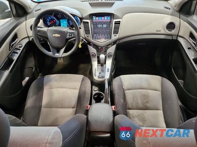 Zdjęcie 8 z 12 samochodu: 2012 CHEVROLET CRUZE LS VIN:1G1PC5SH5C7277687 - miniatura