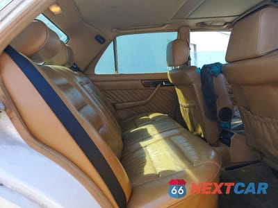 Zdjęcie 10 z 12 samochodu: 1989 MERCEDES-BENZ 300 SE VIN:WDBCA24D6KA449942 - miniatura