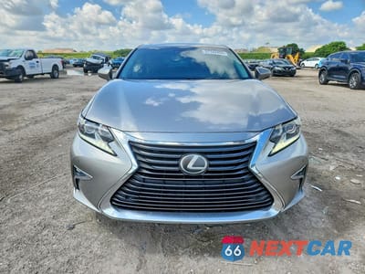 Piąte zdjęcie samochodu w środku: 2018 LEXUS ES 350 VIN:58ABK1GG4JU106249 - miniatura