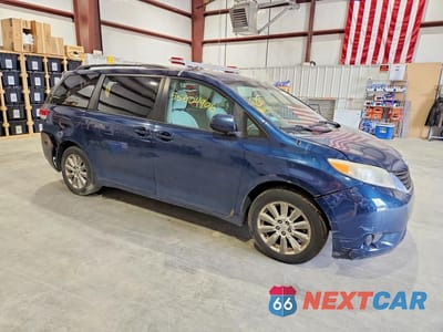 Czwarte zdjęcie samochodu z boku: 2011 TOYOTA SIENNA LE VIN:5TDJK3DCXBS008823 - miniatura