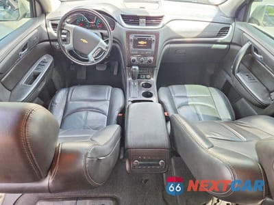 Zdjęcie 8 z 13 samochodu: 2017 CHEVROLET TRAVERSE LT VIN:1GNKRHKD2HJ121168 - miniatura