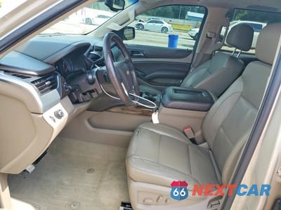 Zdjęcie 7 z 14 samochodu: 2016 CHEVROLET SUBURBAN C1500 LT VIN:1GNSCHKC3GR110852 - miniatura