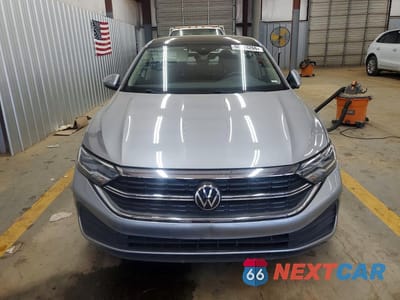 Piąte zdjęcie samochodu w środku: 2024 VOLKSWAGEN JETTA SE VIN:3VW7M7BU6RM069987 - miniatura