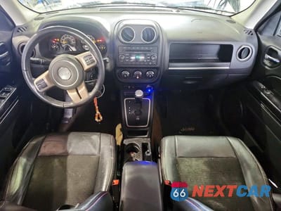 Zdjęcie 8 z 13 samochodu: 2017 JEEP PATRIOT SPORT VIN:1C4NJRBB4HD114271 - miniatura