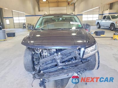 Piąte zdjęcie samochodu w środku: 2019 VOLKSWAGEN TIGUAN VIN:3VV3B7AX5KM013985 - miniatura
