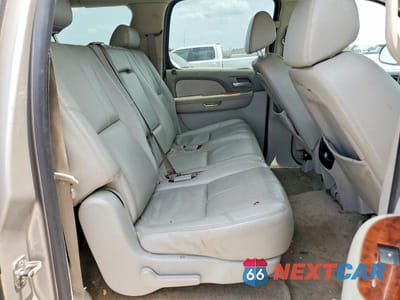 Zdjęcie 11 z 13 samochodu: 2008 CHEVROLET SUBURBAN C1500 LS VIN:1GNFC16038J220079 - miniatura