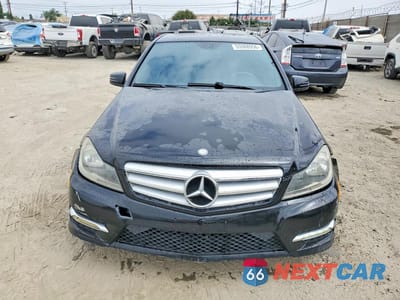 Piąte zdjęcie samochodu w środku: 2013 MERCEDES-BENZ C 300 4MATIC VIN:WDDGF8AB1DR251774 - miniatura