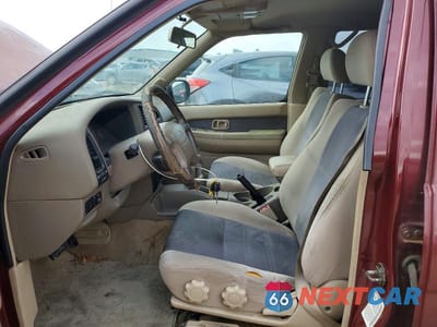 Zdjęcie 7 z 13 samochodu: 2001 NISSAN PATHFINDER SE VIN:JN8DR07X11W504733 - miniatura
