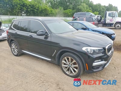 Czwarte zdjęcie samochodu z boku: 2019 BMW X3 SDRIVE30I VIN:5UXTR7C50KLF23766 - miniatura