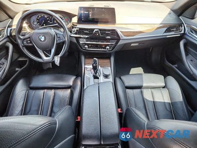 Zdjęcie 8 z 12 samochodu: 2019 BMW 530E VIN:WBAJA9C52KB254309 - miniatura