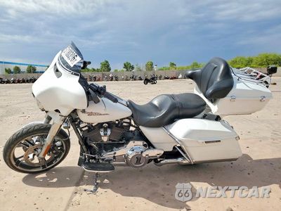 Trzecie zdjęcie samochodu z tyłu: 2017 HARLEY-DAVIDSON FLHXS STREET GLIDE SPECIAL VIN:1HD1KRC14HB607041 - miniatura