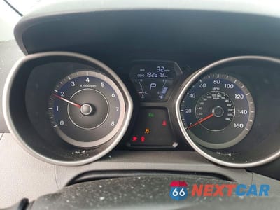 Zdjęcie 9 z 12 samochodu: 2012 HYUNDAI ELANTRA GLS VIN:KMHDH4AE6CU259757 - miniatura