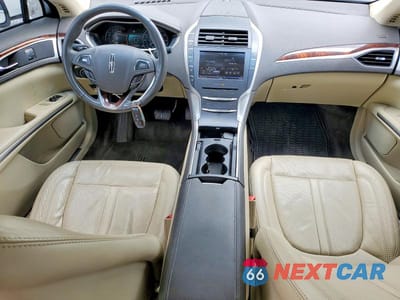 Zdjęcie 8 z 12 samochodu: 2013 LINCOLN MKZ VIN:3LN6L2JK4DR810441 - miniatura