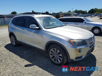 Czwarte zdjęcie samochodu z boku: 2014 BMW X3 XDRIVE28I VIN:5UXWX9C55E0D17086 - miniatura