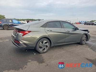 Trzecie zdjęcie samochodu z tyłu: 2025 HYUNDAI ELANTRA LIMITED VIN:KMHLP4DG5SU861432 - miniatura