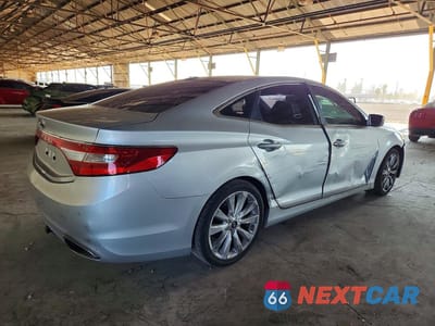 Trzecie zdjęcie samochodu z tyłu: 2012 HYUNDAI AZERA BASE VIN:KMHFH4JG3CA157120 - miniatura