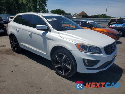 Czwarte zdjęcie samochodu z boku: 2015 VOLVO XC60 T6 R-DESIGN PLATINUM VIN:YV4902RS4F2726901 - miniatura
