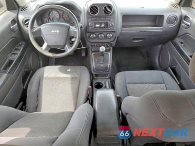 Zdjęcie 8 z 12 samochodu: 2010 JEEP PATRIOT SPORT VIN:1J4NT2GB5AD660104 - miniatura