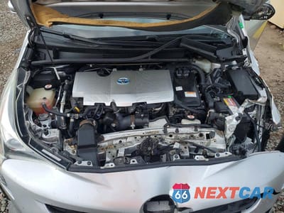 Zdjęcie 11 z 13 samochodu: 2017 TOYOTA PRIUS THREE VIN:JTDKARFU0H3047351 - miniatura