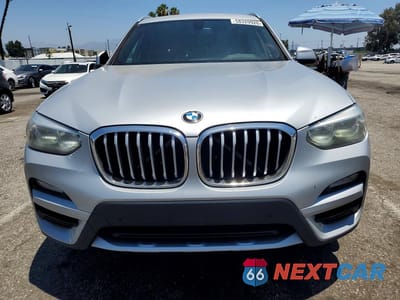 Piąte zdjęcie samochodu w środku: 2018 BMW X3 XDRIVE30I VIN:5UXTR9C52JLC82514 - miniatura