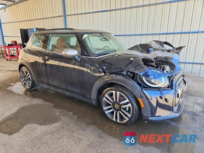 Czwarte zdjęcie samochodu z boku: 2024 MINI COOPER SE VIN:WMW13DJ03R2V55363 - miniatura