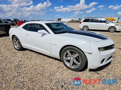 Czwarte zdjęcie samochodu z boku: 2011 CHEVROLET CAMARO LT VIN:2G1FB1ED8B9113427 - miniatura