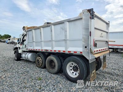 Trzecie zdjęcie samochodu z tyłu: 2022 INTERNATIONAL HV607 DUMP TRUCK VIN:3HAEKTAT4NL658226 - miniatura