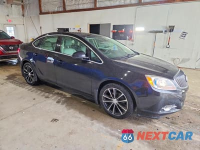 Czwarte zdjęcie samochodu z boku: 2016 BUICK VERANO SPORT TOURING VIN:1G4PW5SK9G4169697 - miniatura