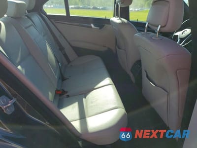 Zdjęcie 10 z 12 samochodu: 2013 MERCEDES-BENZ C 300 4MATIC VIN:WDDGF8AB5DA840065 - miniatura