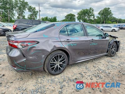 Trzecie zdjęcie samochodu z tyłu: 2021 TOYOTA CAMRY SE VIN:4T1G11AK0MU608063 - miniatura