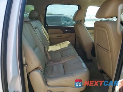 Zdjęcie 11 z 13 samochodu: 2010 CHEVROLET SUBURBAN K1500 LT VIN:1GNUKJE35AR188085 - miniatura