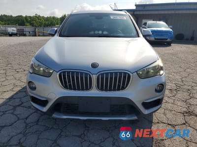 Piąte zdjęcie samochodu w środku: 2017 BMW X1 SDRIVE28I VIN:WBXHU7C30H5H34986 - miniatura