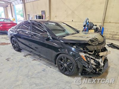 Czwarte zdjęcie samochodu z boku: 2018 MERCEDES-BENZ CLA 250 4MATIC VIN:WDDSJ4GB1JN694230 - miniatura