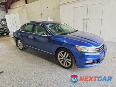 Czwarte zdjęcie samochodu z boku: 2017 VOLKSWAGEN PASSAT SEL PREMIUM VIN:1VWCM7A33HC068870 - miniatura