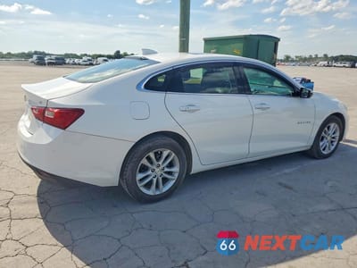 Trzecie zdjęcie samochodu z tyłu: 2018 CHEVROLET MALIBU LT VIN:1G1ZD5ST2JF143300 - miniatura